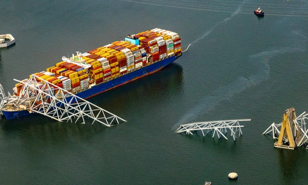 Βαλτιμόρη: Έχουν αρχίσει οι εργασίες για την απομάκρυνση συντριμμιών της γέφυρας που έχει καταρρεύσει